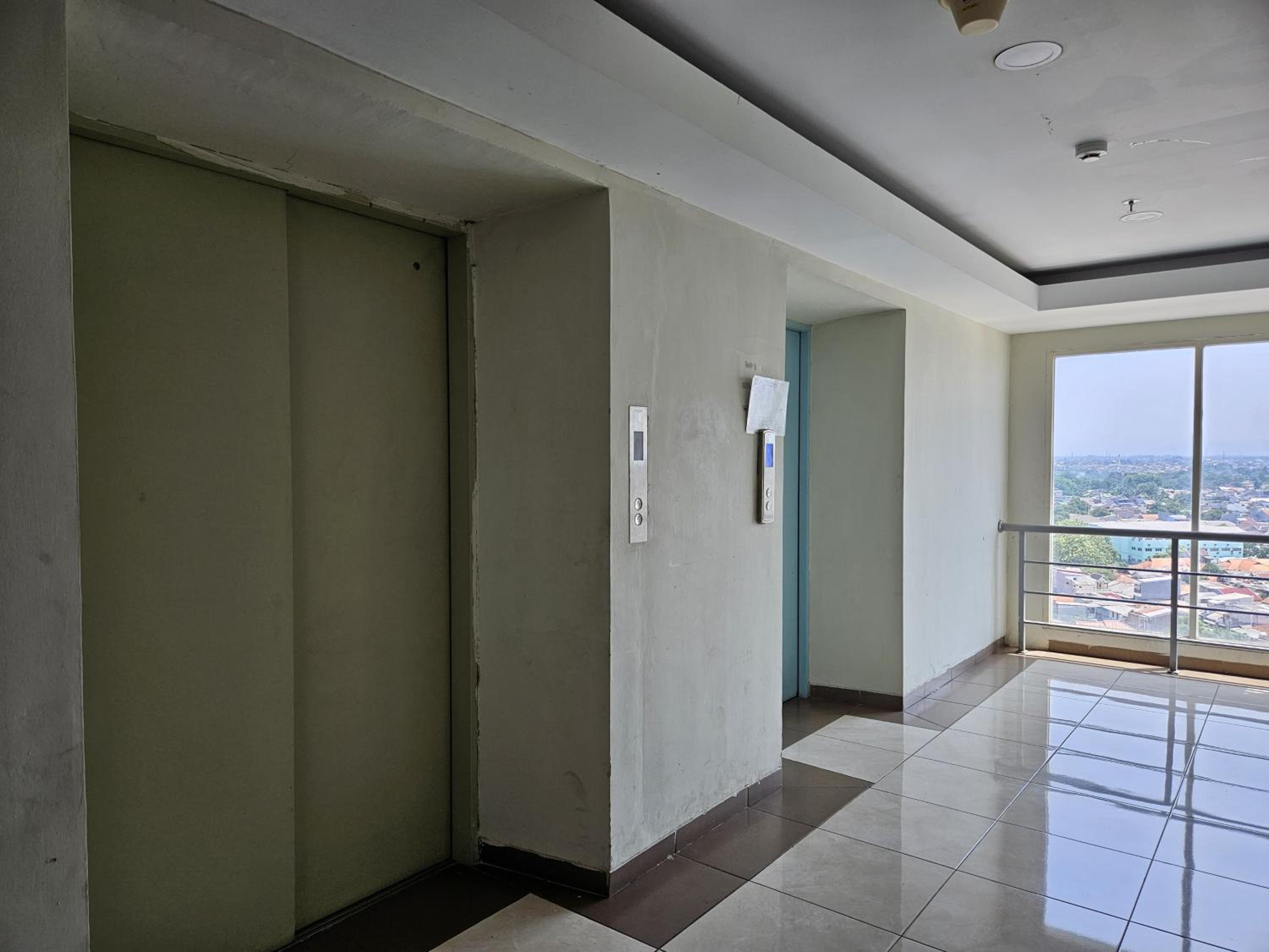 Apartemen Green Lake View Ciputat by Twin Property view 4