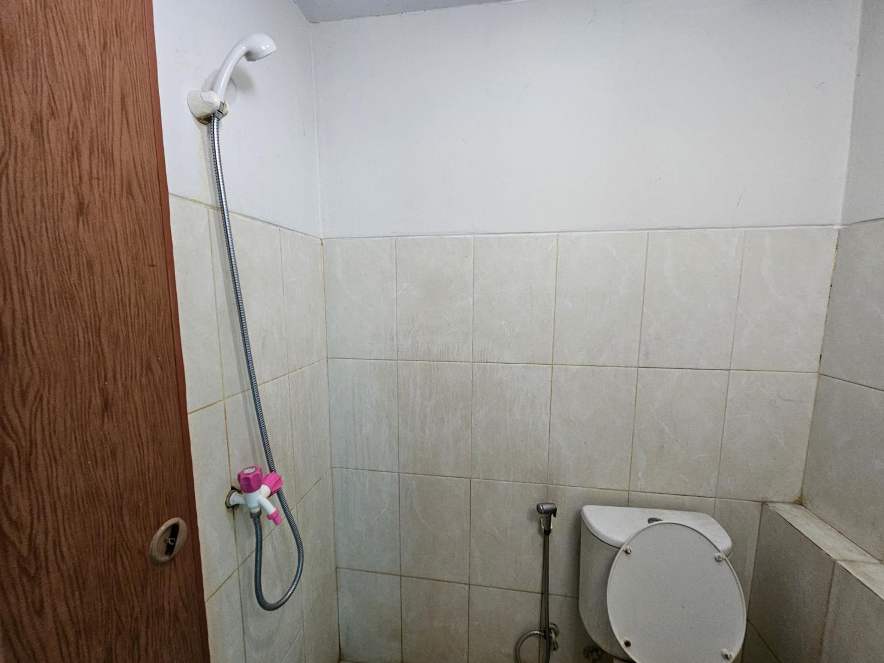 Apartemen Green Lake View Ciputat by Twin Property view 3