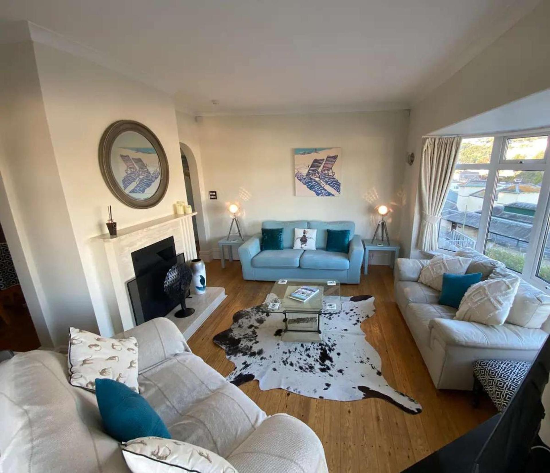4 Bed House-Sleeps 8-Parking-Pets-MarinaSeaView view 3