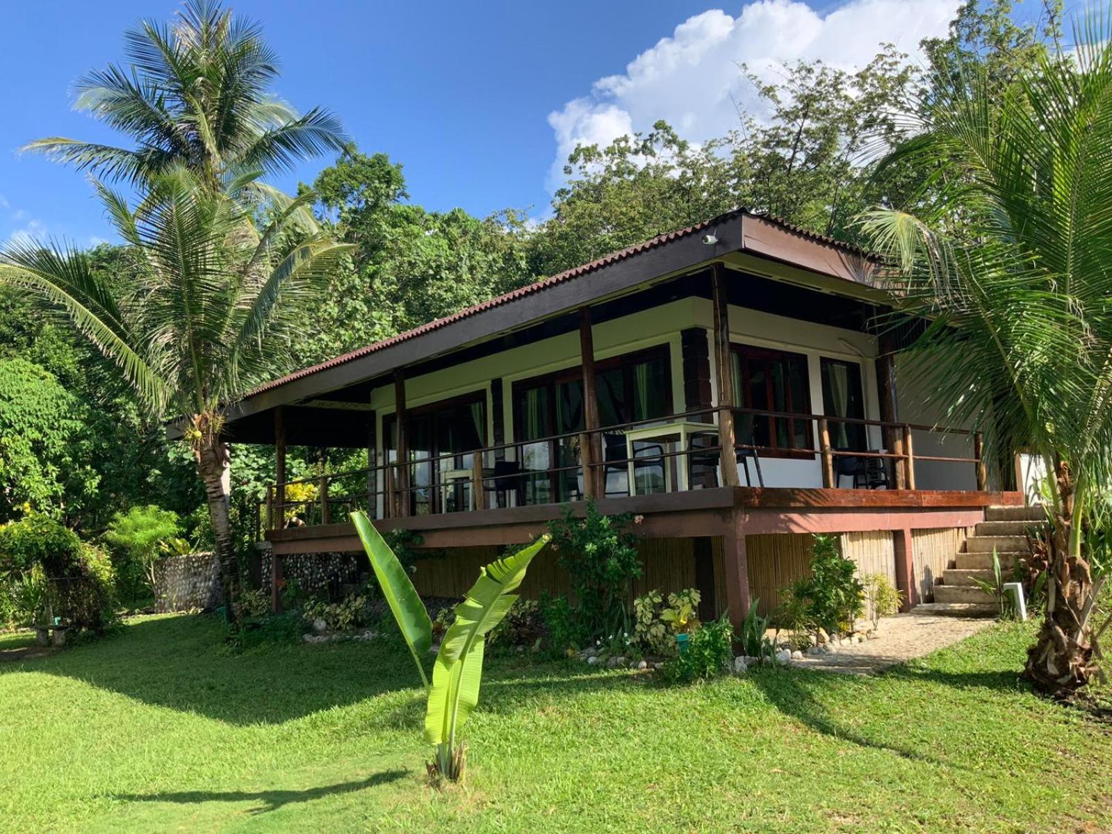 Elnido TERRA NOVA BEACH RESORT Sunset Villa view 2