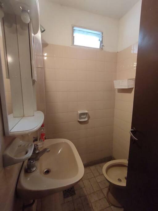 Casa familiar cerca del mar y del centro