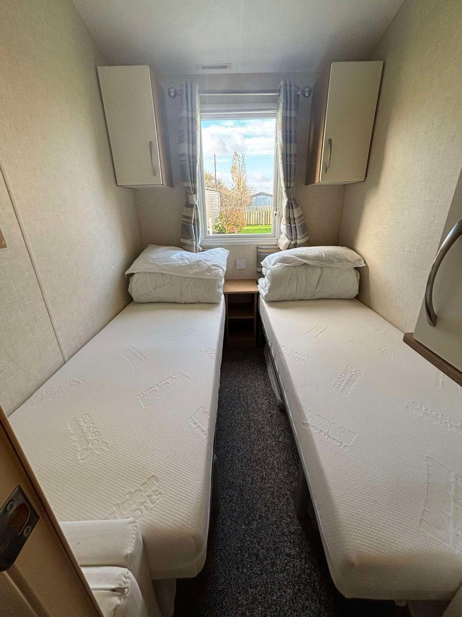Lapwing 26, California Cliffs, Parkdean, Sleeps Eight, Free Wi-Fi, Pet Friendly, Bed Linen and Towels Included view 5