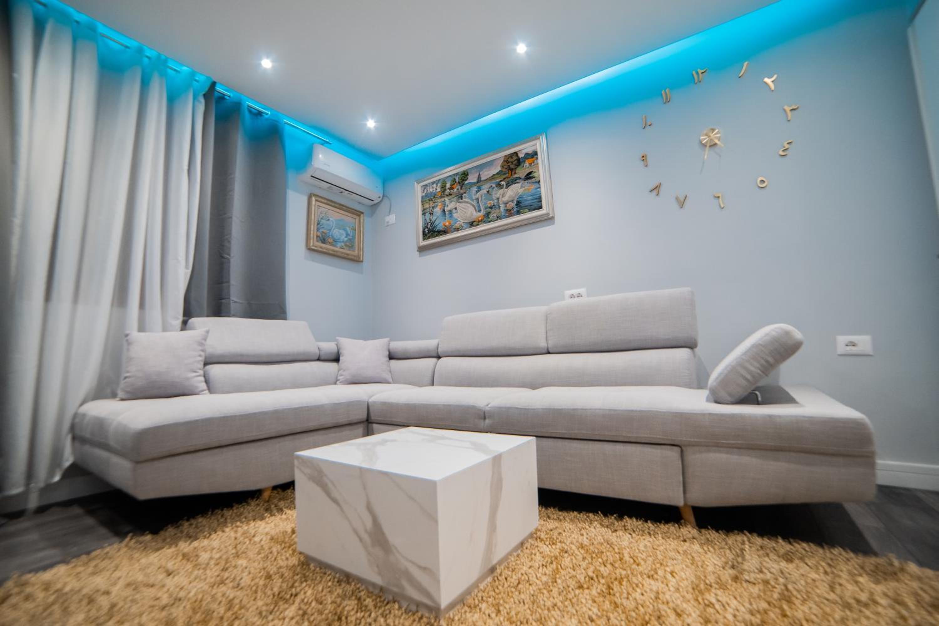 Luxury Apartment Square 21
