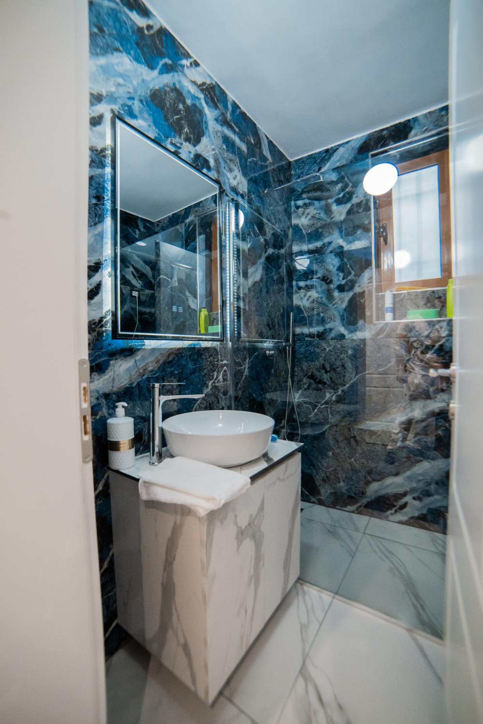 Luxury Apartment Square 21