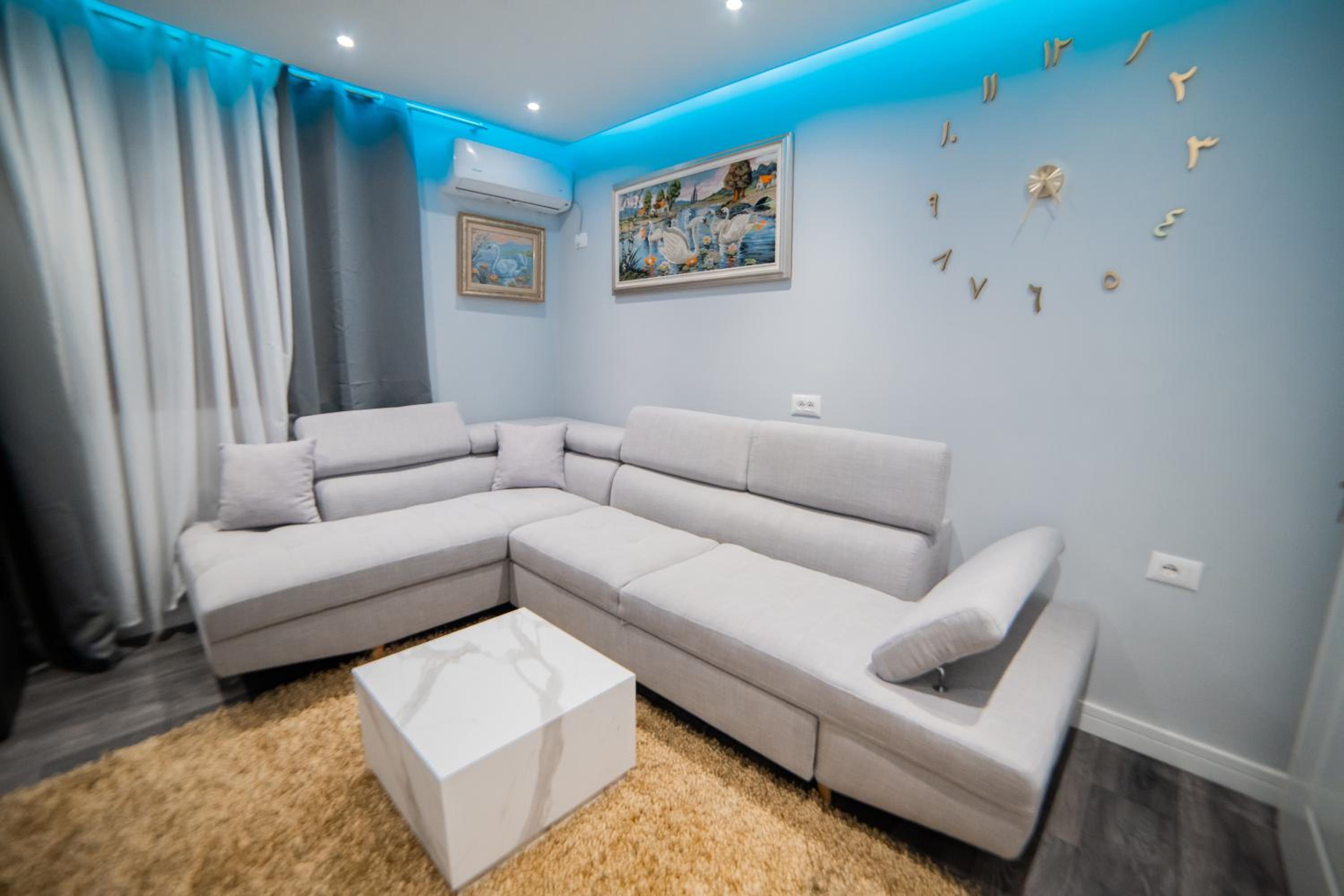 Luxury Apartment Square 21