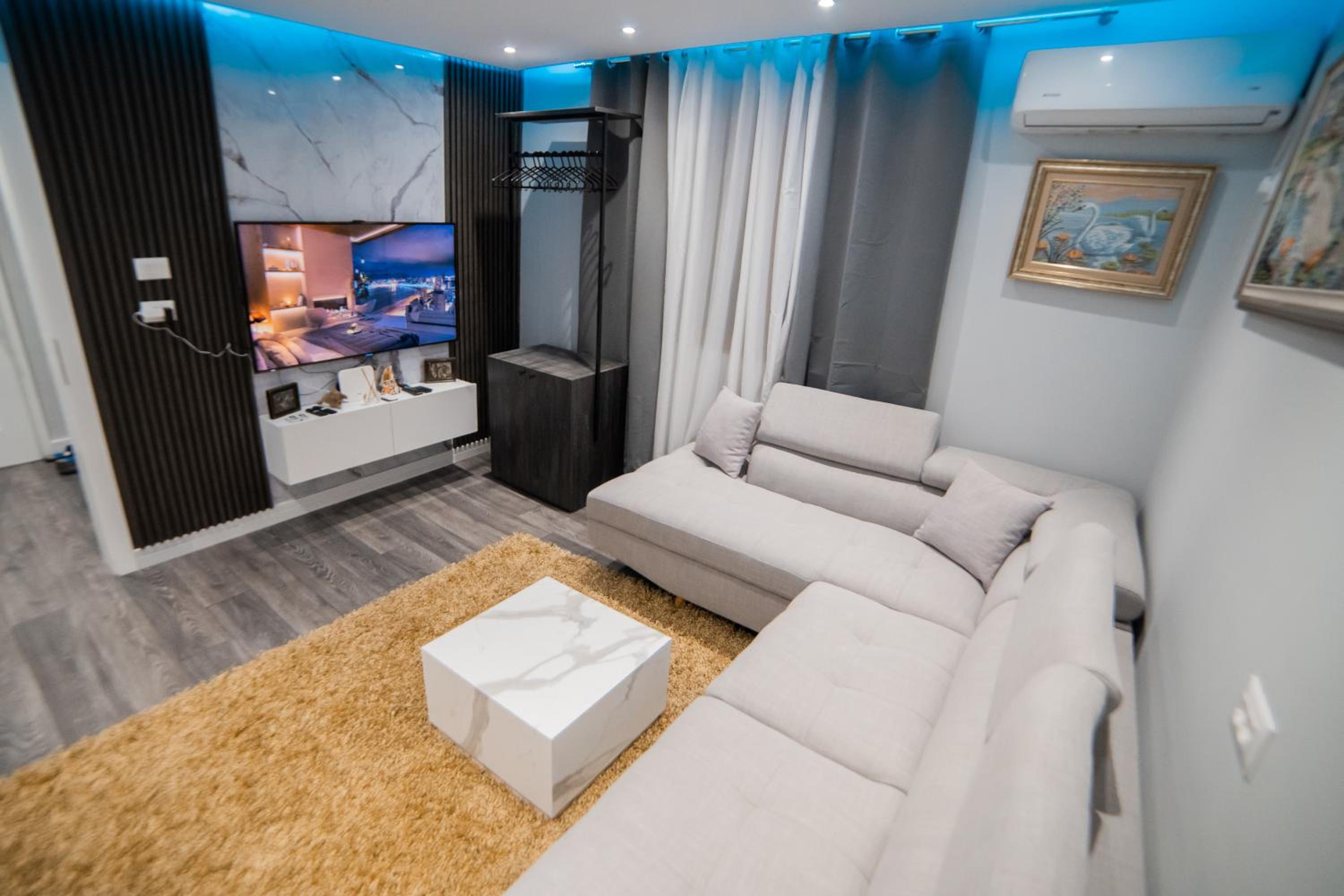 Luxury Apartment Square 21