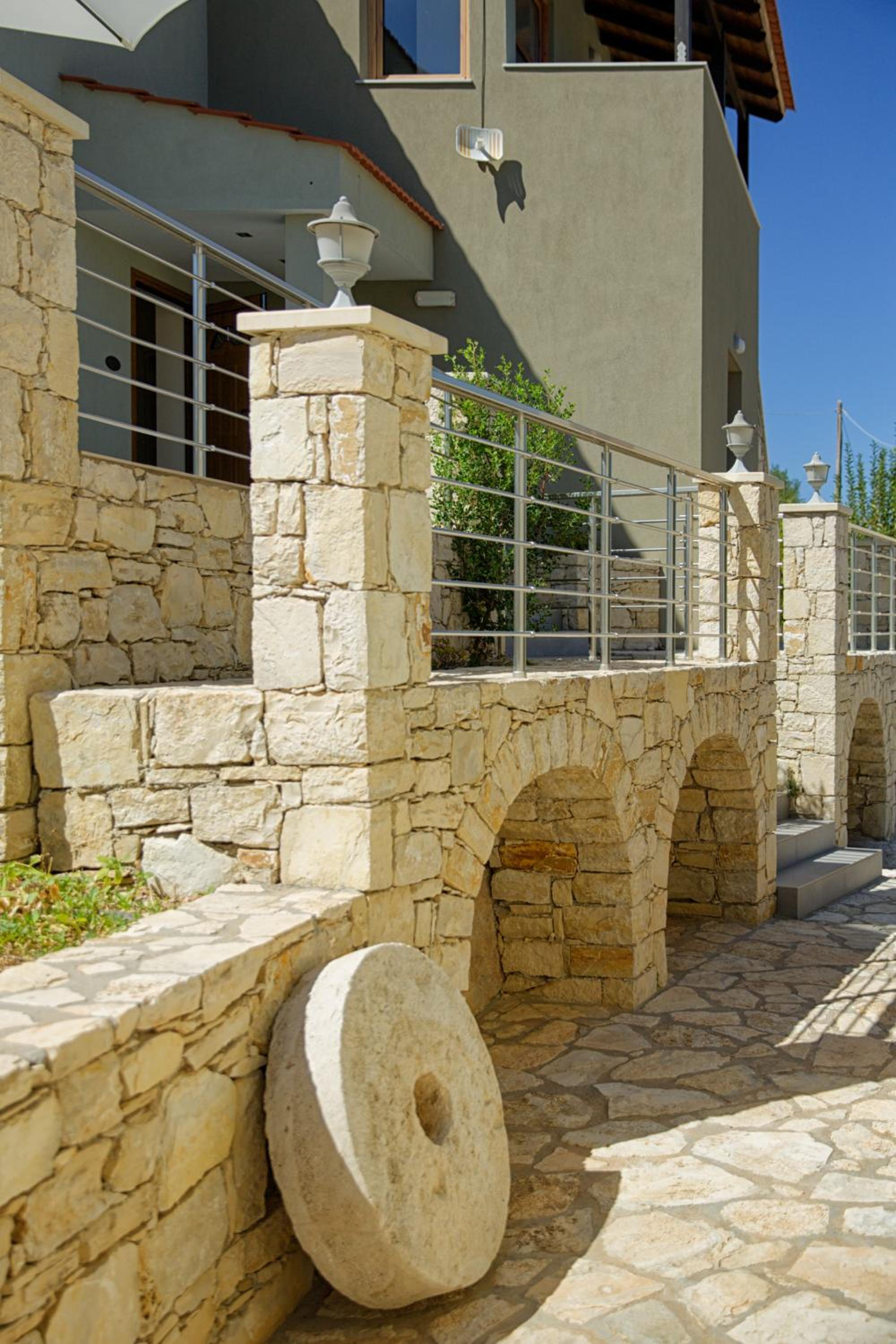 Aspro Apartments