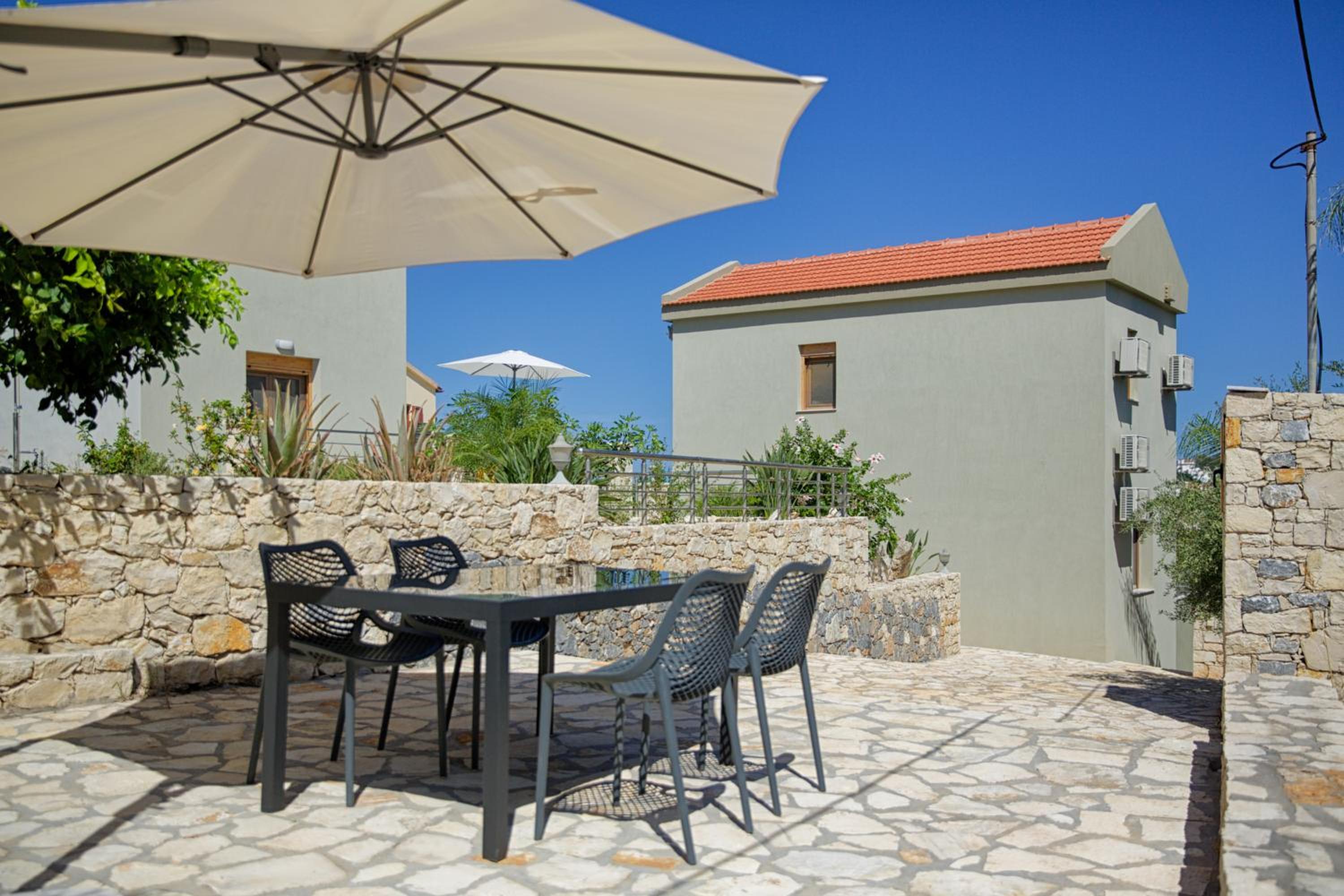Aspro Apartments