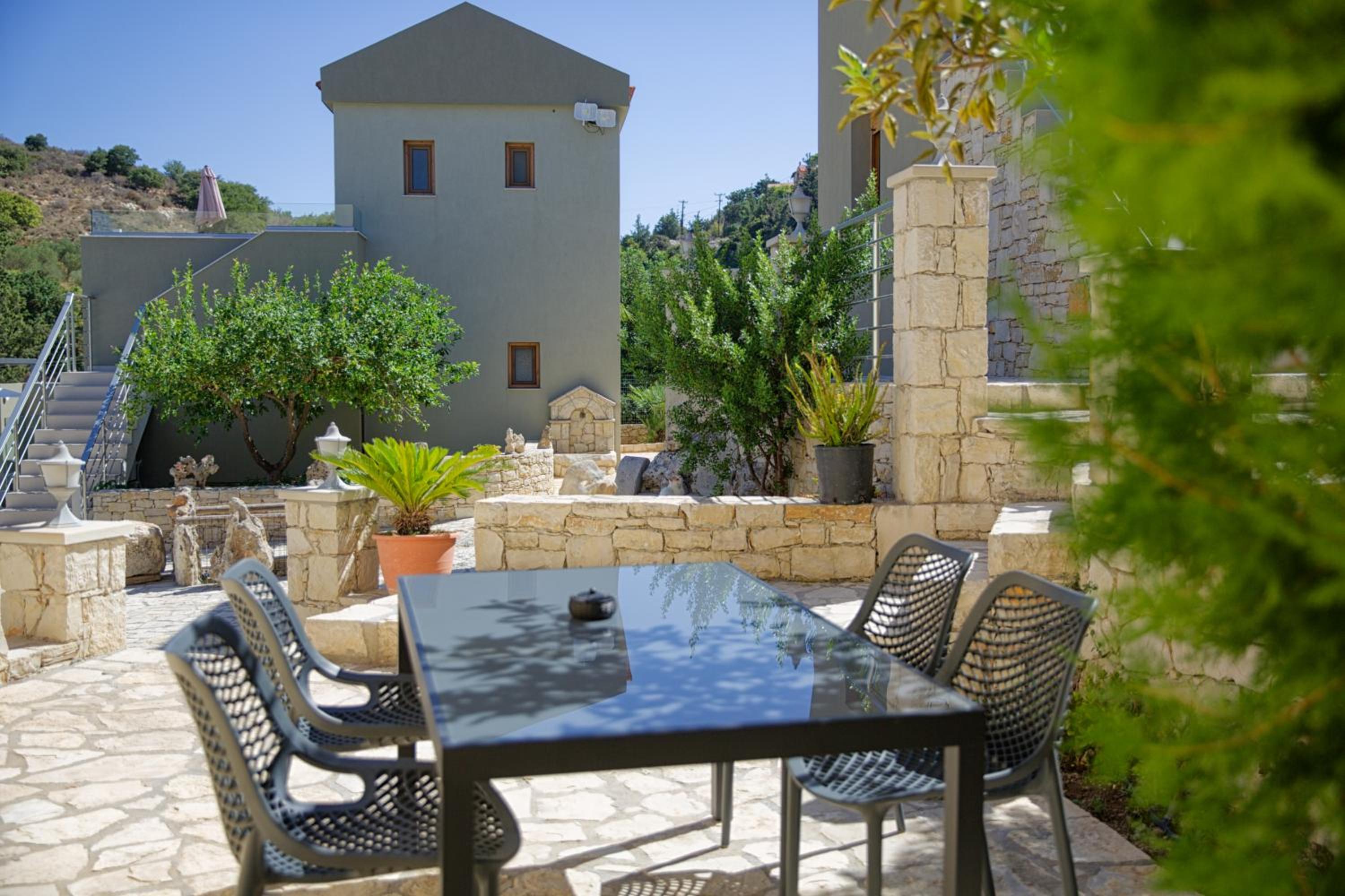 Aspro Apartments
