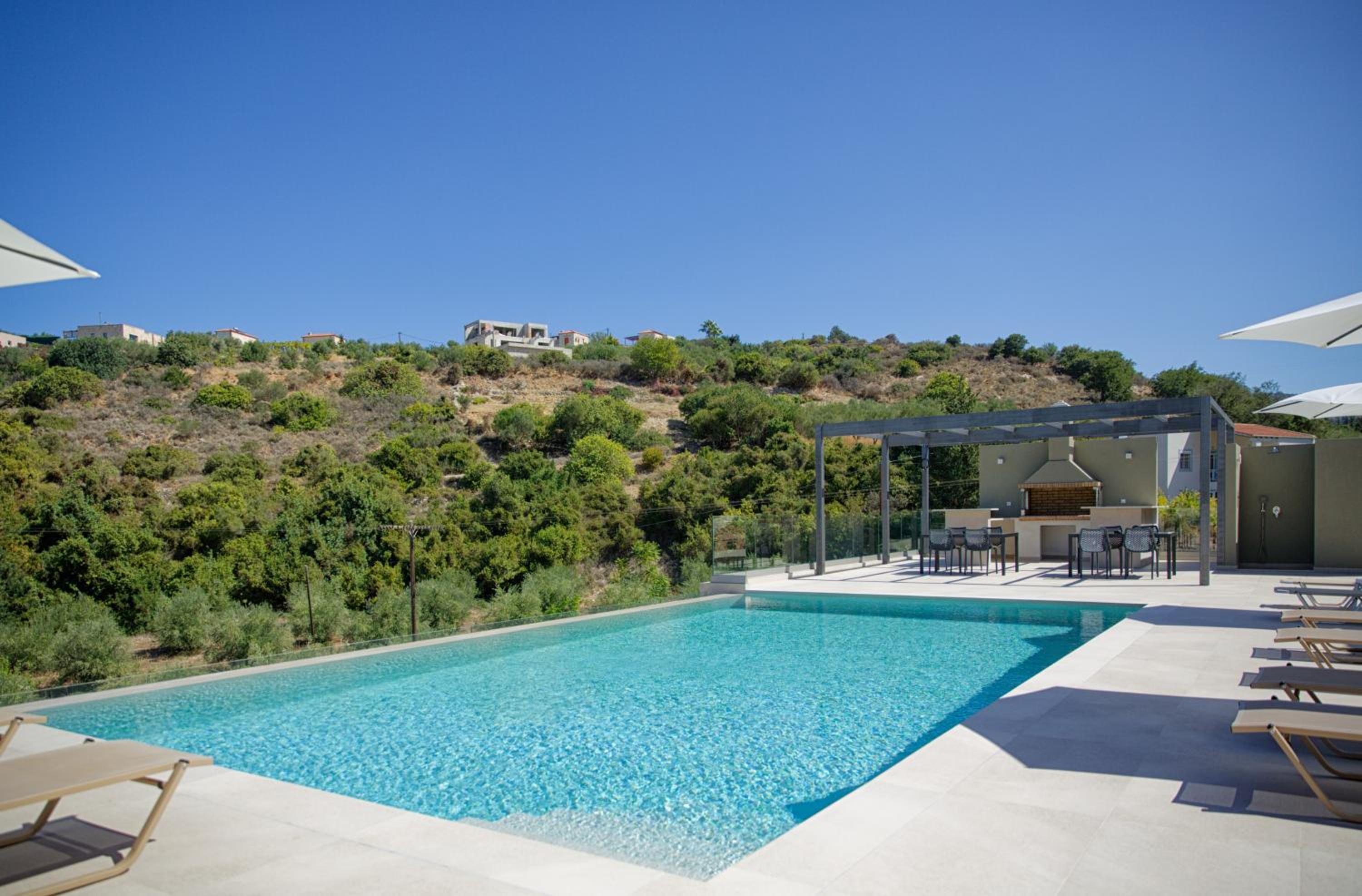 Aspro Apartments