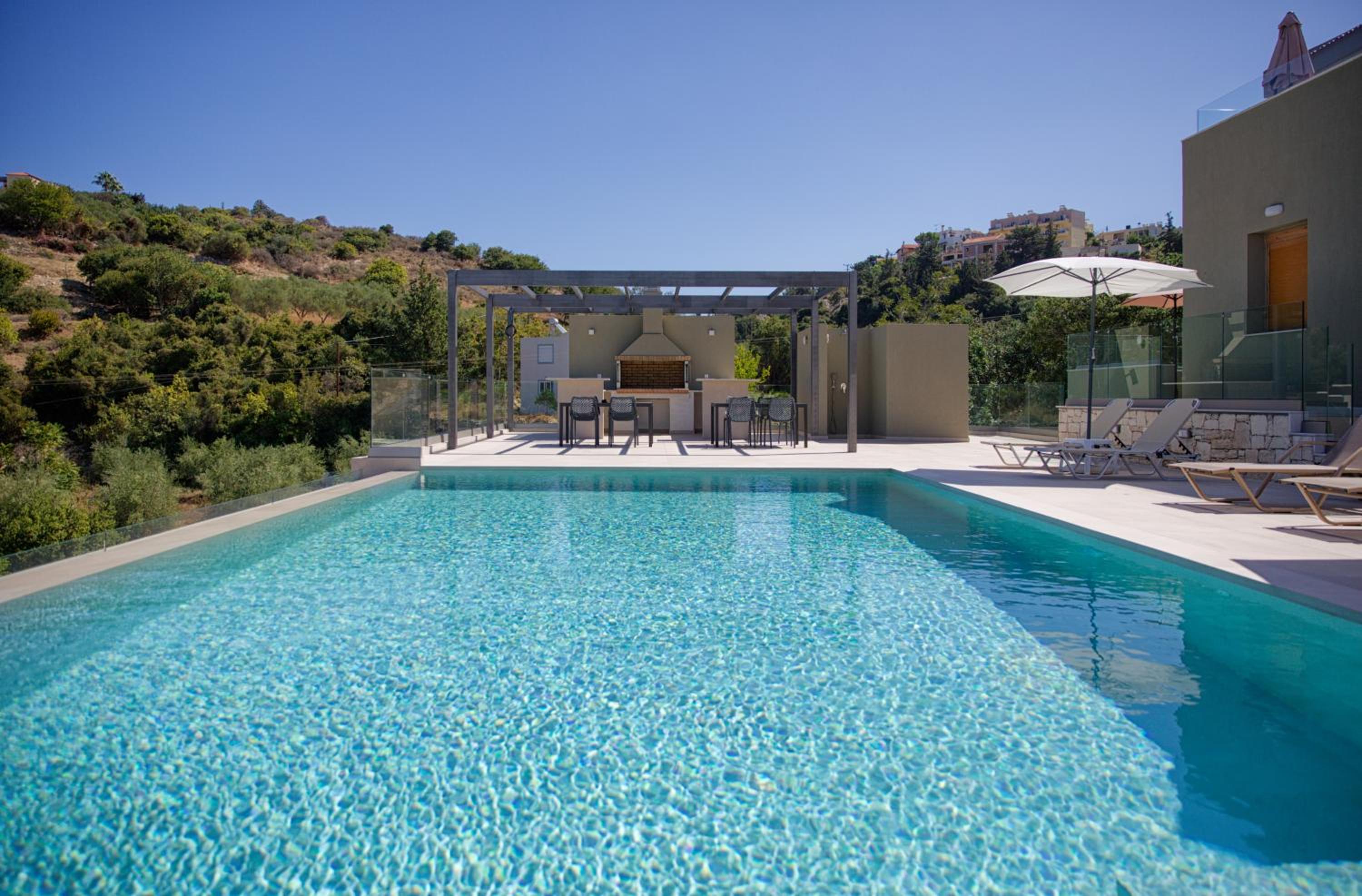 Aspro Apartments