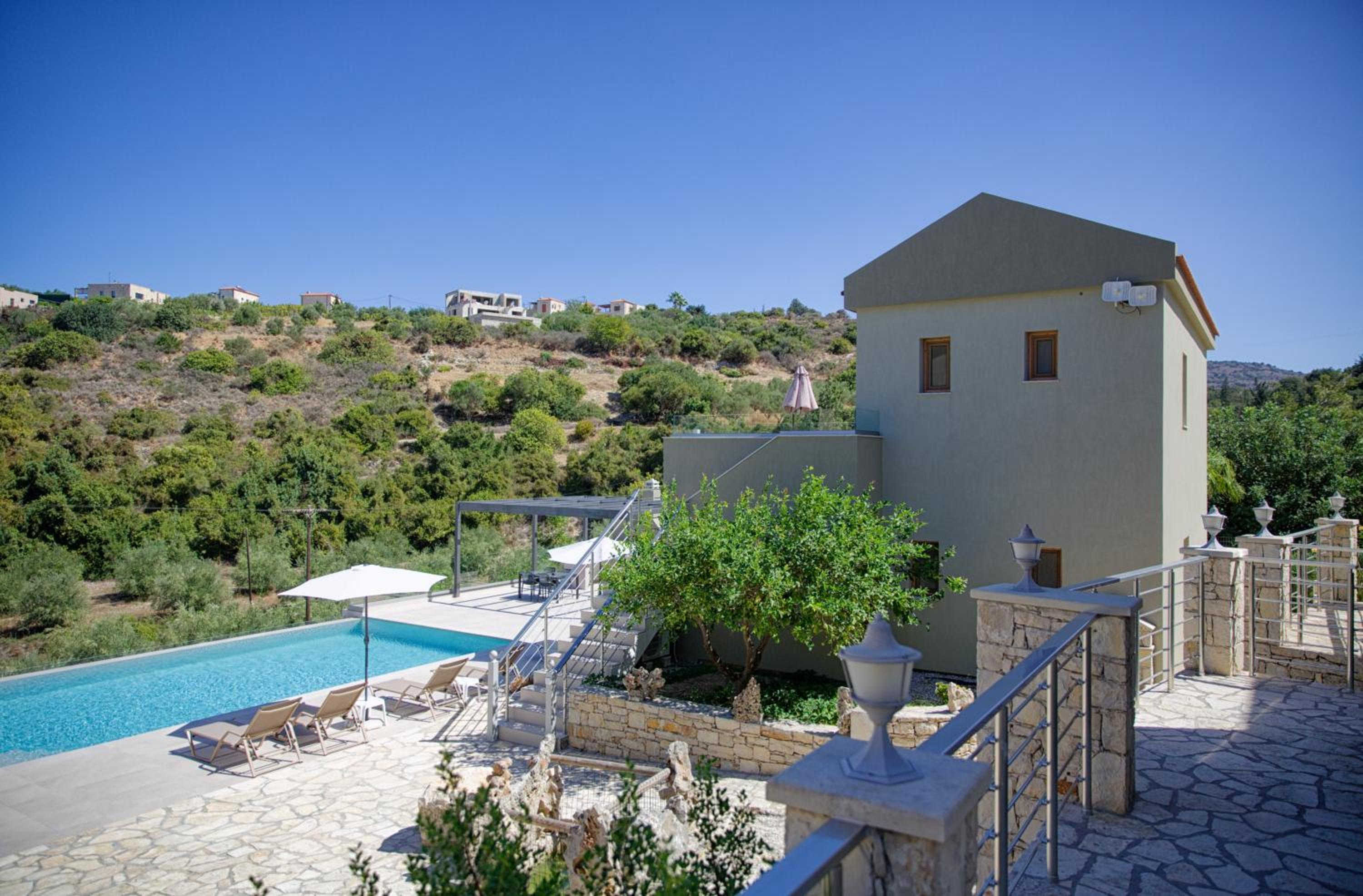 Aspro Apartments