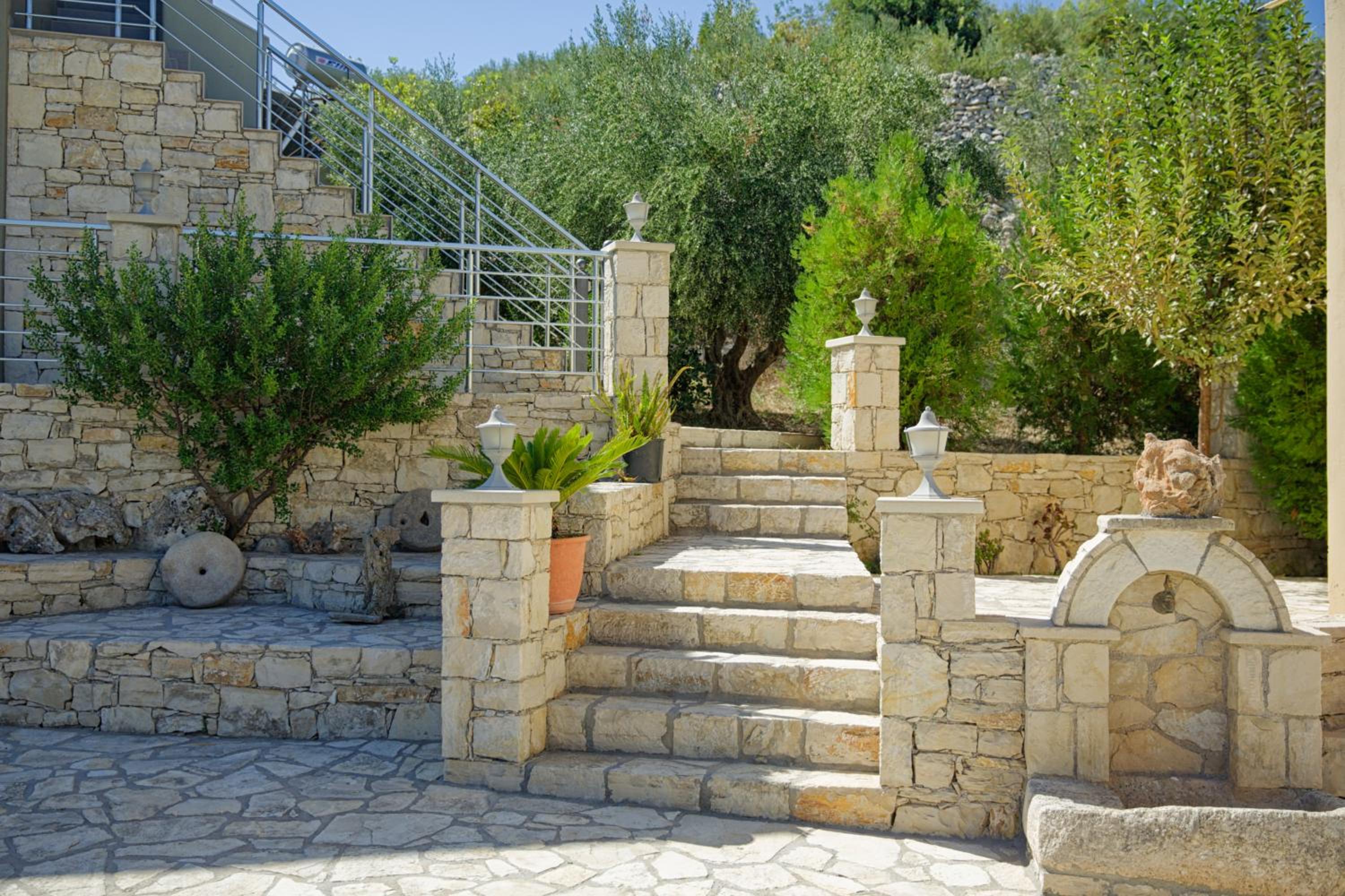 Aspro Apartments