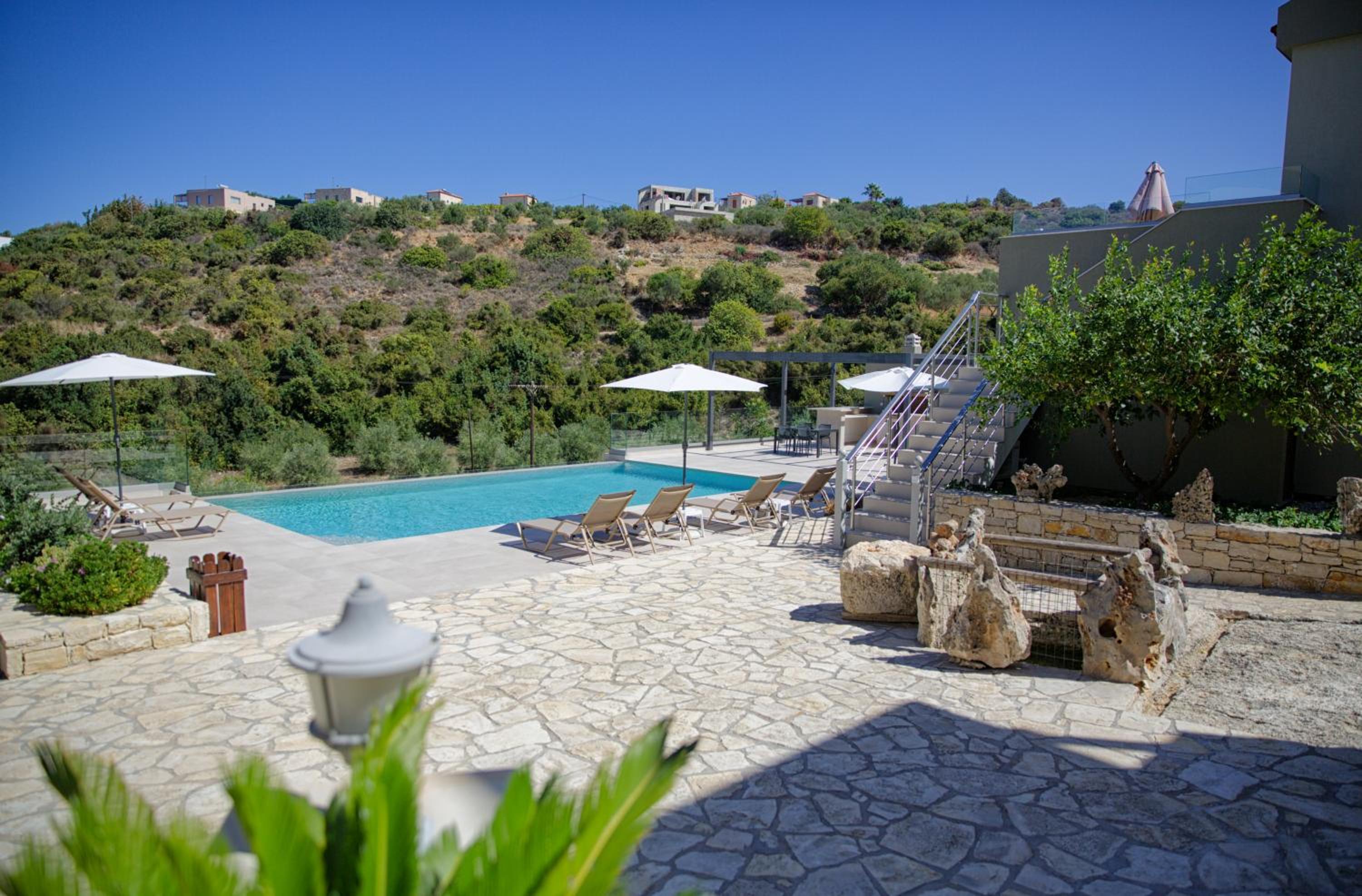 Aspro Apartments