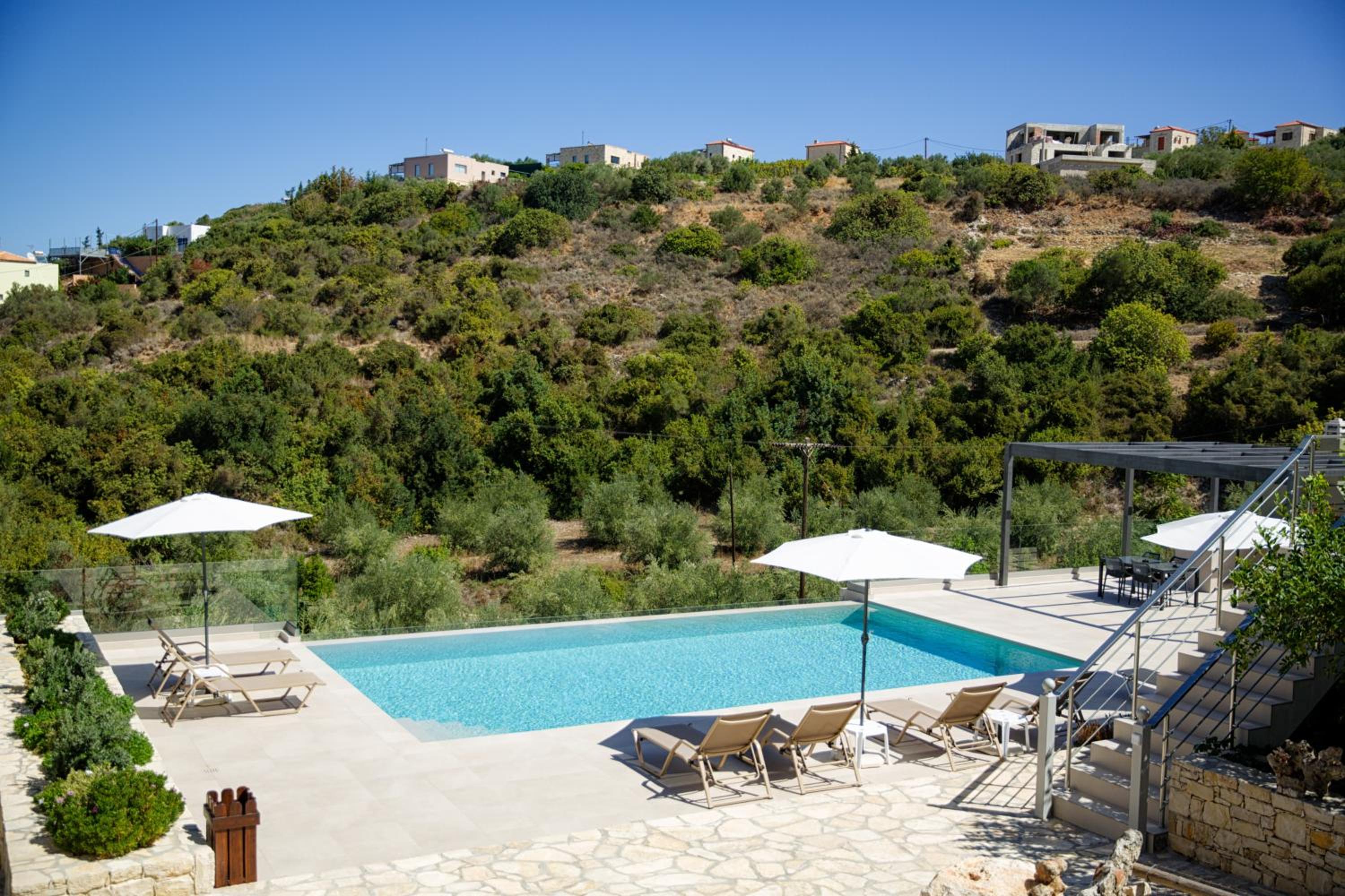 Aspro Apartments