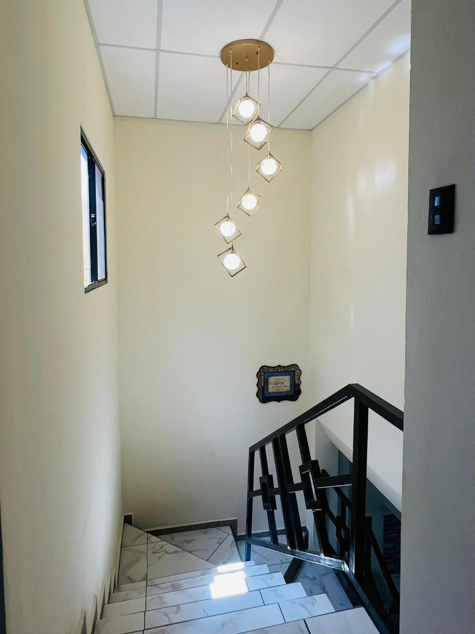 Bambú Family House, AC, WiFi, near Metrocentro Mall view 5