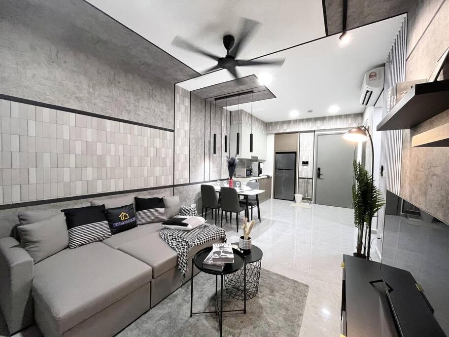 Urban Comfort 2BR Agile Bukit Bintang By RumaBnB