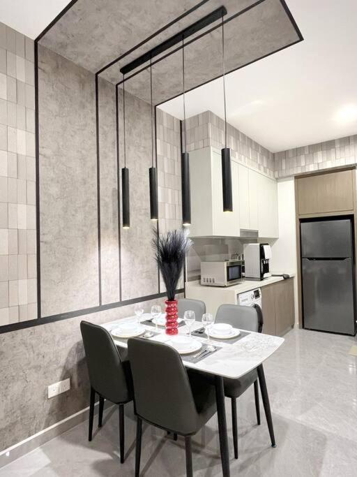 Urban Comfort 2BR Agile Bukit Bintang By RumaBnB