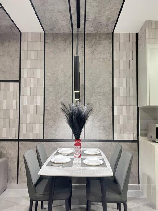 Urban Comfort 2BR Agile Bukit Bintang By RumaBnB