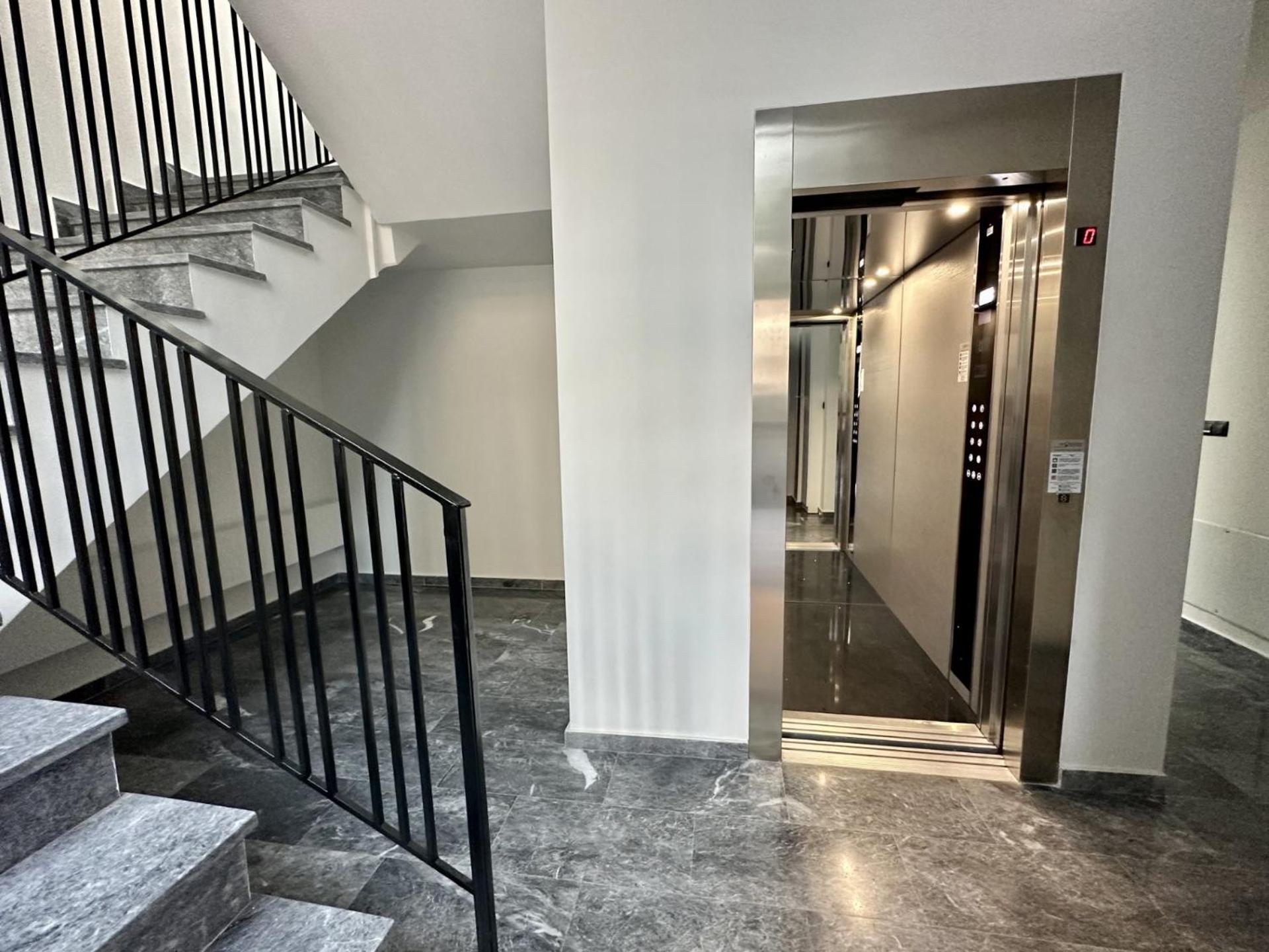 Gemini 2 Athens Center Modern apt