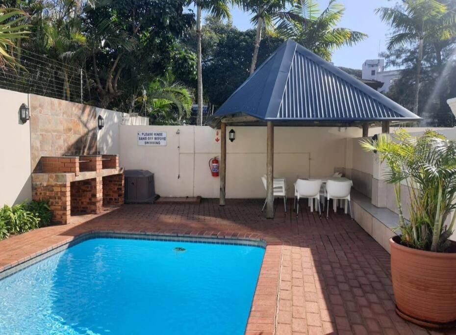 Beachfront apartment in Umhlanga amazing sea views view 5