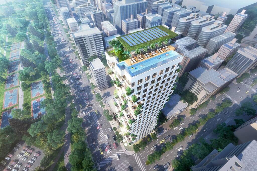 Qorner Trendy Skyscraper