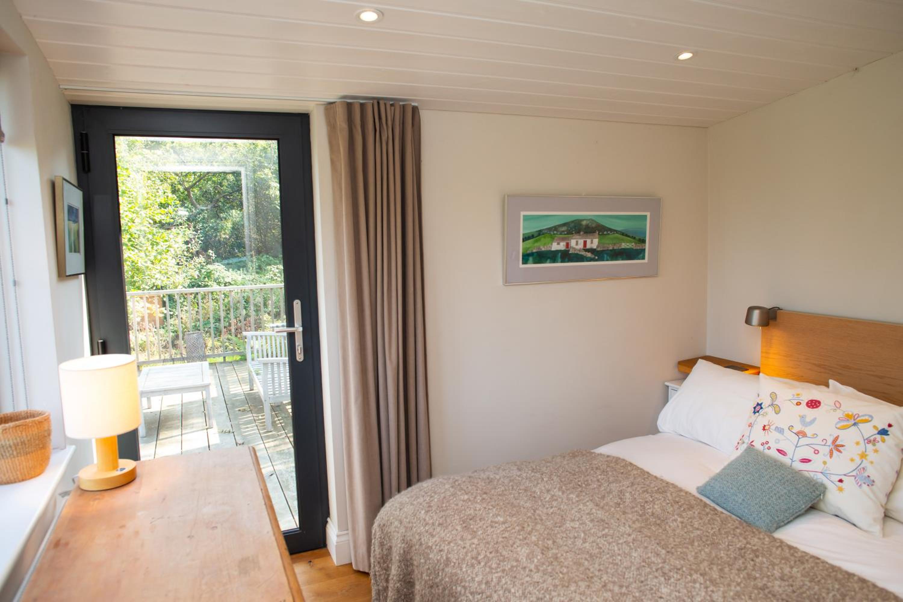 Nantyblodau Bach Newport