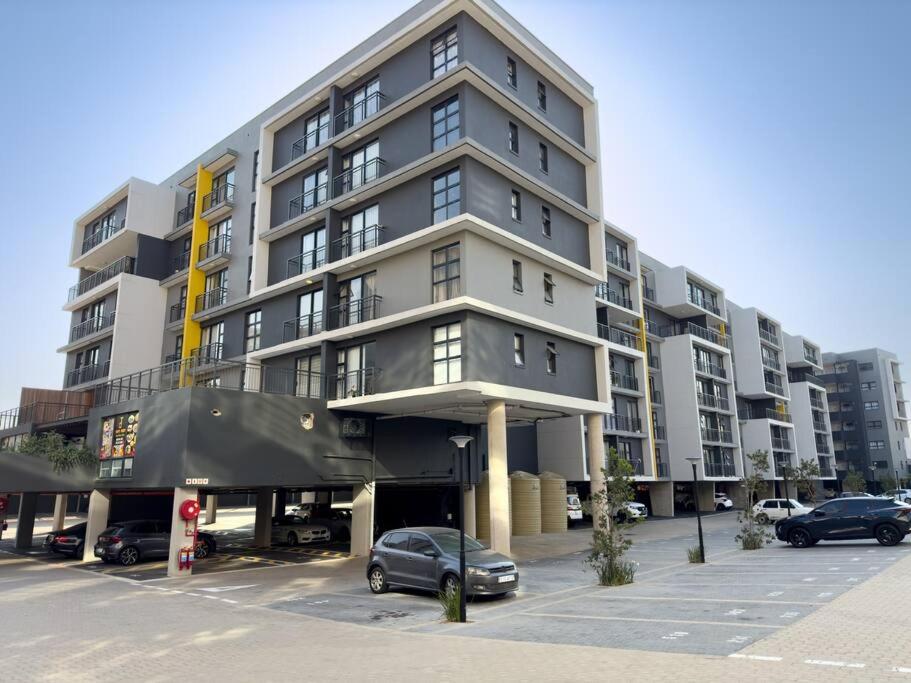 Stylish 1 bed at brand new Millennial Umhlanga NP view 3