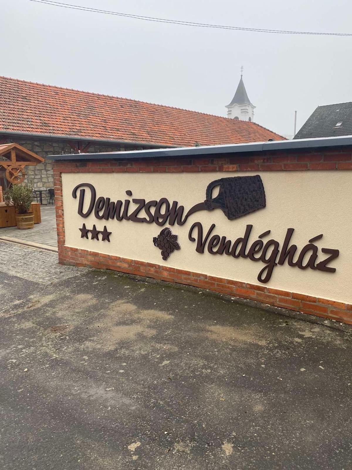 Demizson Vendégház