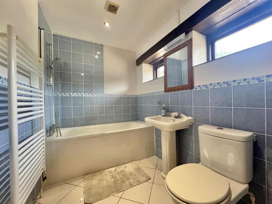 3 bedroom barn conversion with swimming pool, tennis court and more! view 3