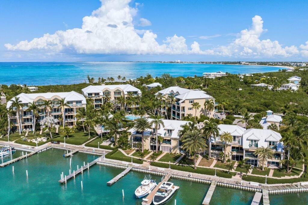 Exquisite Yacht Club Townhome