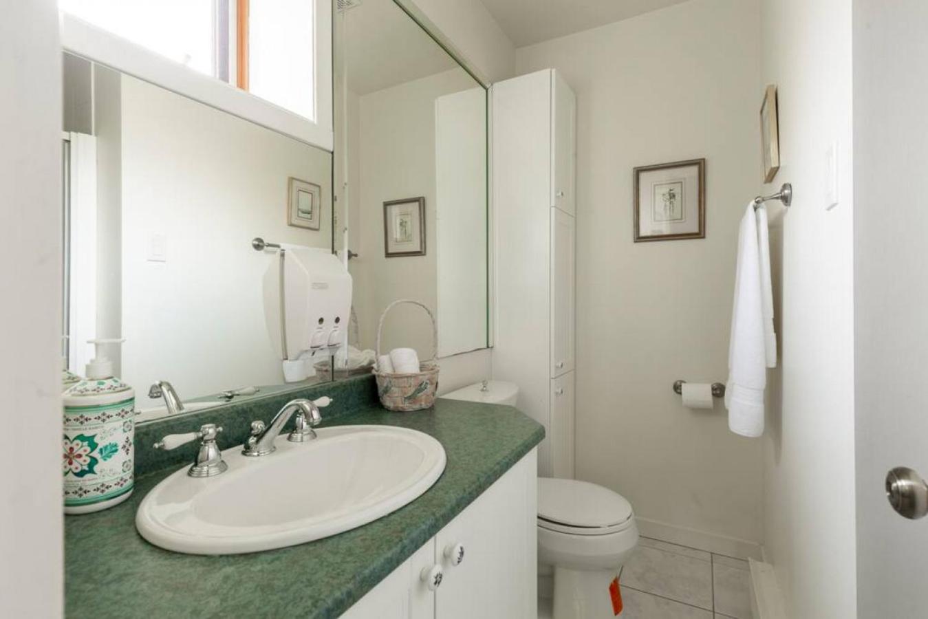 InstantSuites- The Mountain Lake house