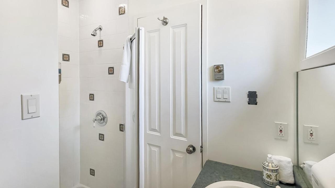 InstantSuites- The Mountain Lake house