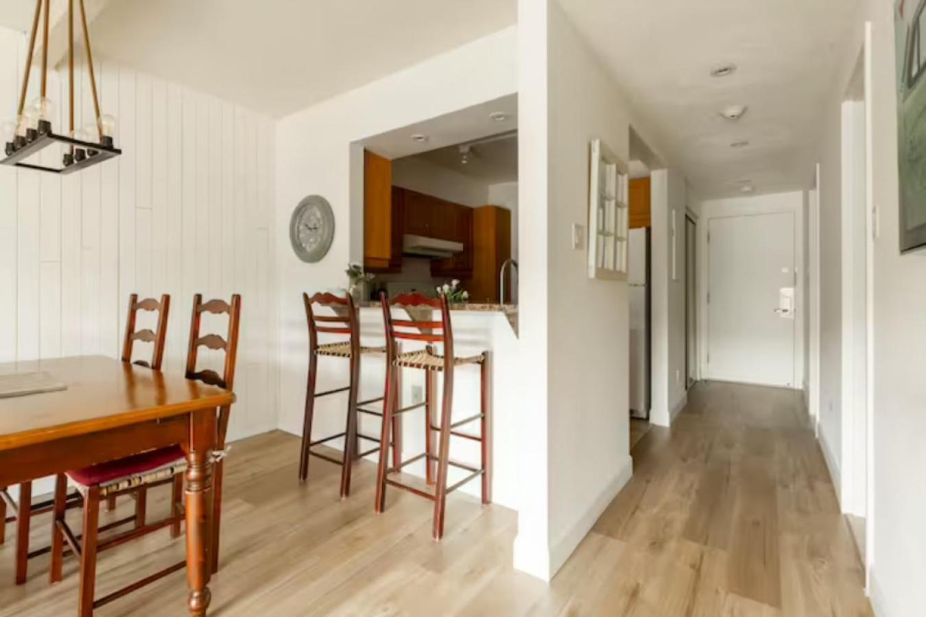 InstantSuites- The Mountain Lake house