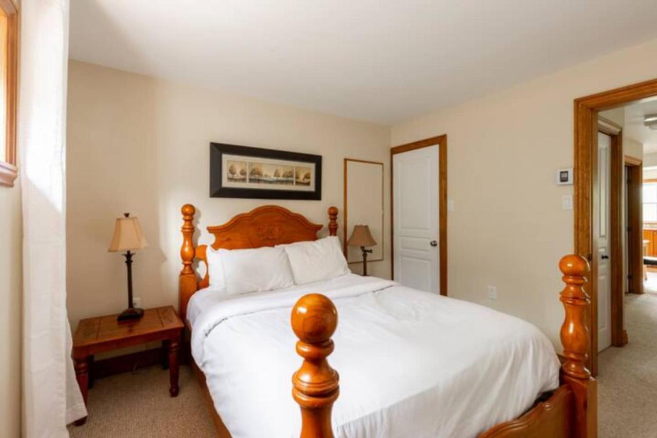 Mont Tremblant Bliss - Luxury Ski-Golf Retreat by Instant Suites
