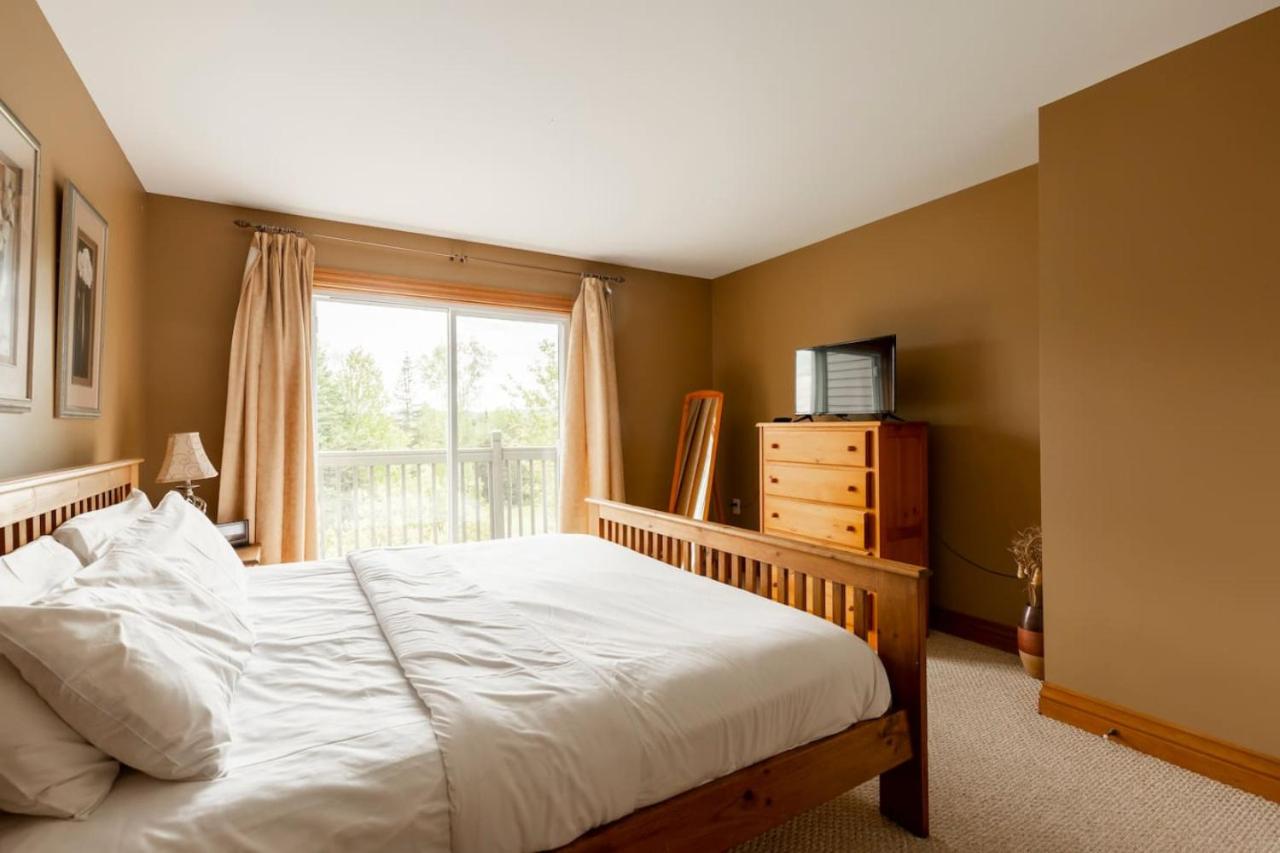 Mont Tremblant Bliss - Luxury Ski-Golf Retreat by Instant Suites
