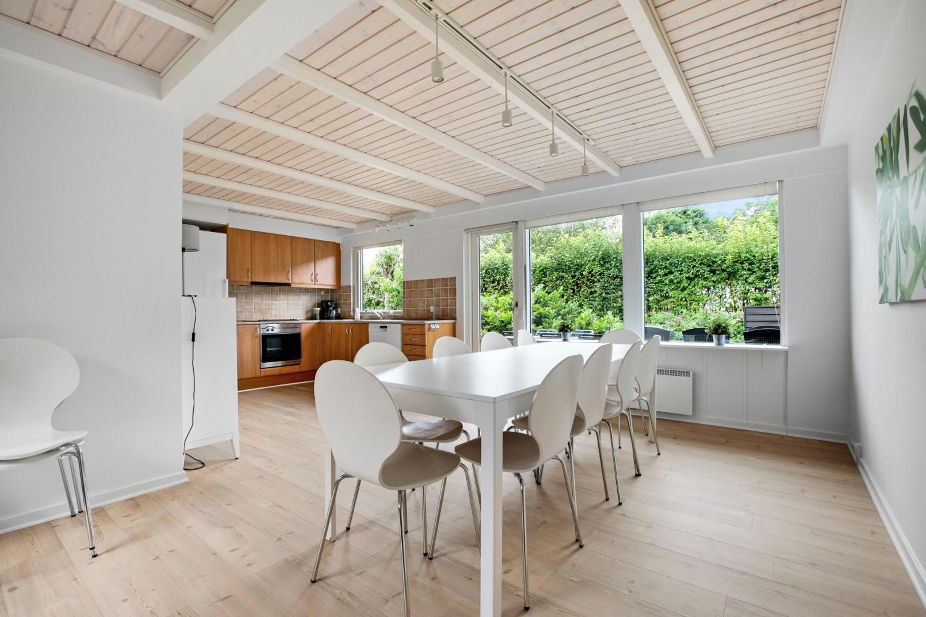 Beautiful Home In Ebeltoft With 5 Bedrooms And Wifi view 3