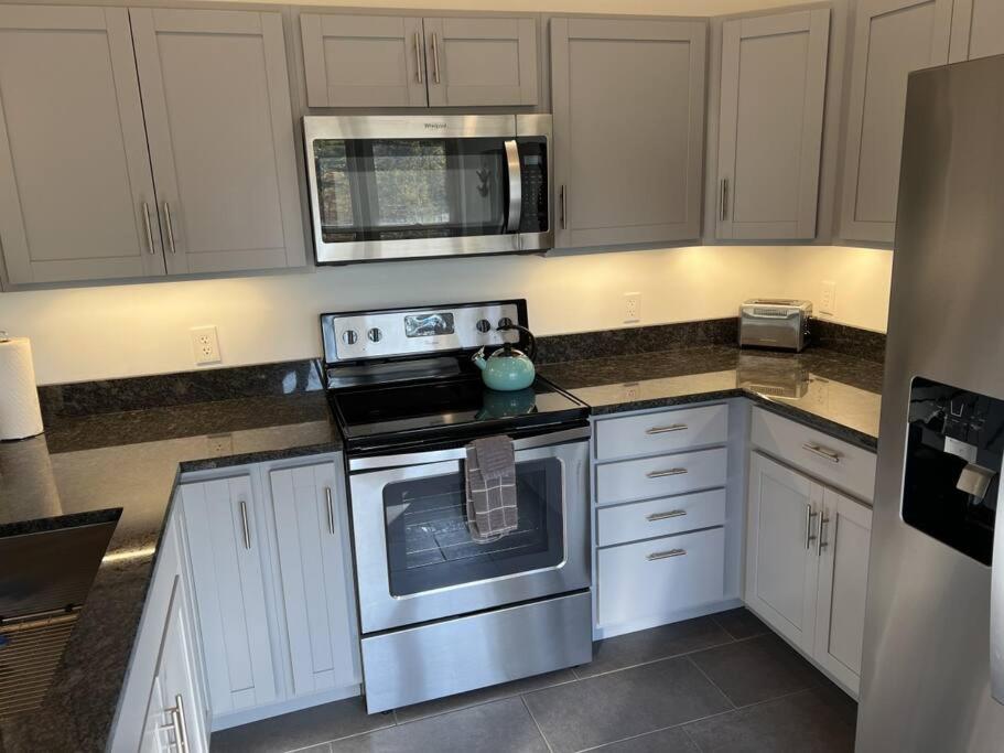 Downtown Three Lakes Apartment