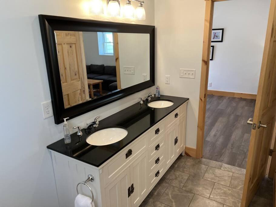 Downtown Three Lakes Apartment