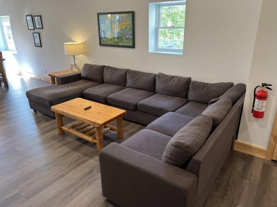 Downtown Three Lakes Apartment