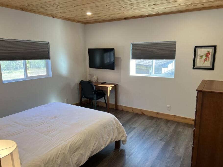 Downtown Three Lakes Apartment