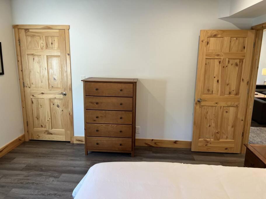 Downtown Three Lakes Apartment