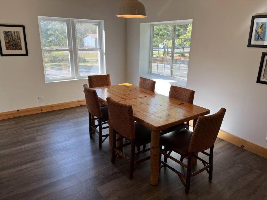 Downtown Three Lakes Apartment
