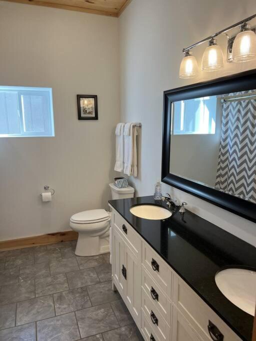 Downtown Three Lakes Apartment