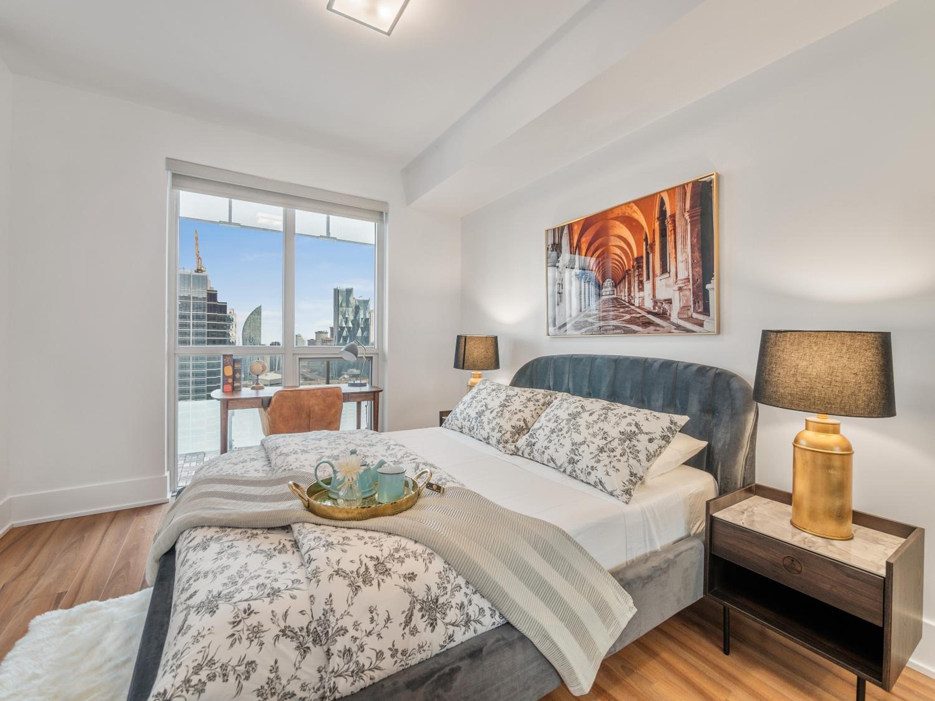 Forma Suites - CN Tower & Rogers Centre