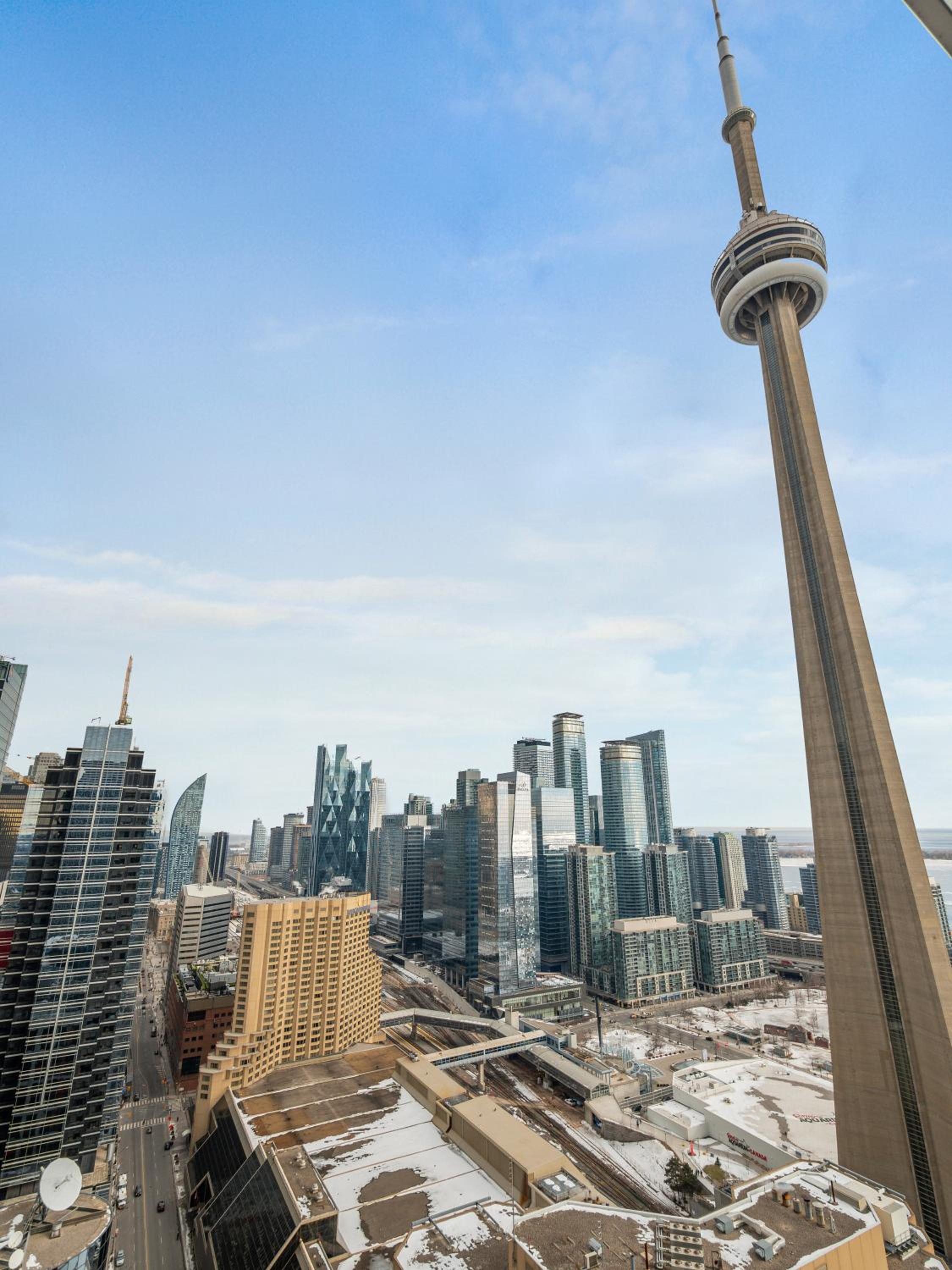 Forma Suites - CN Tower & Rogers Centre