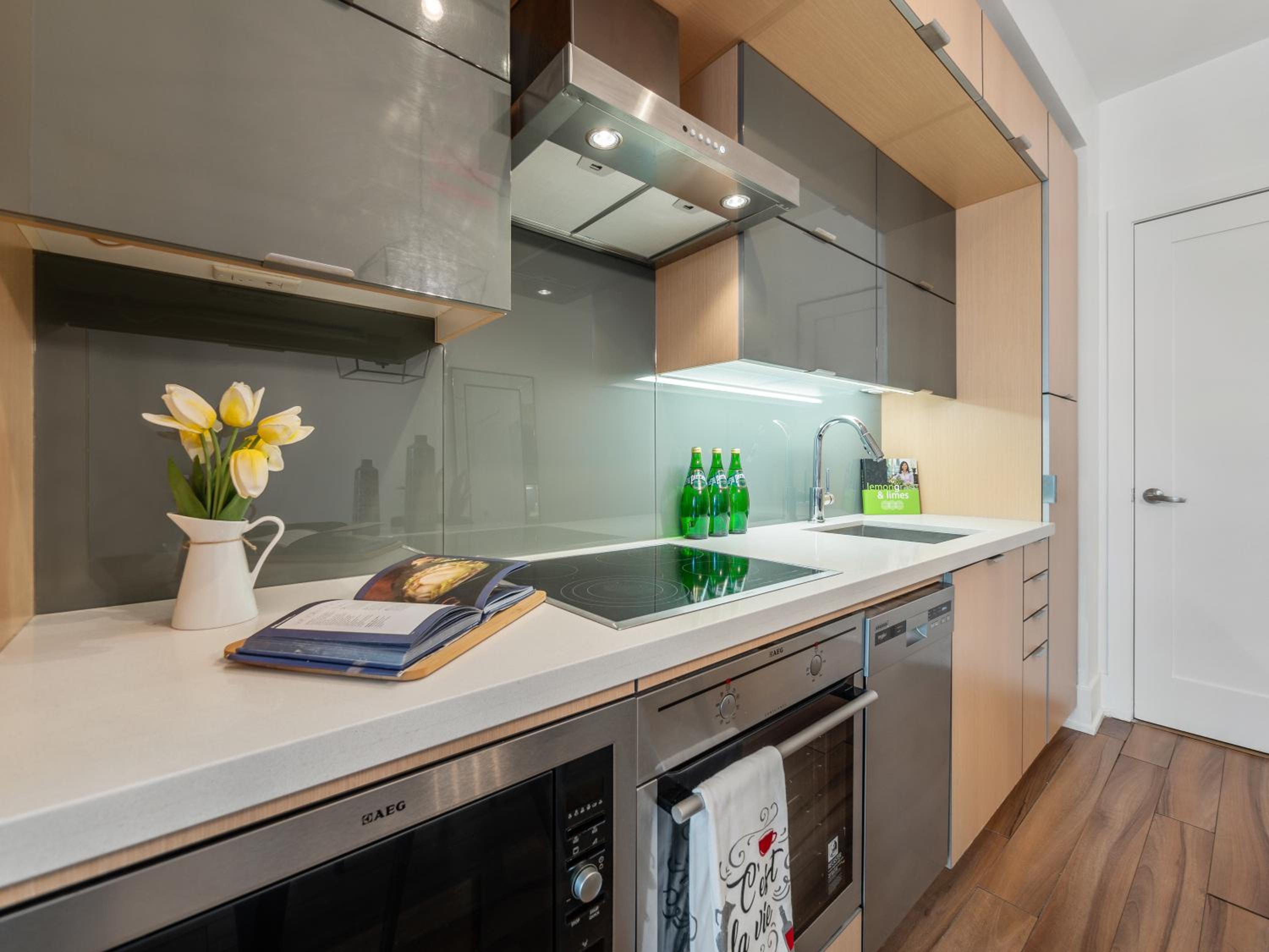 Forma Suites - CN Tower & Rogers Centre
