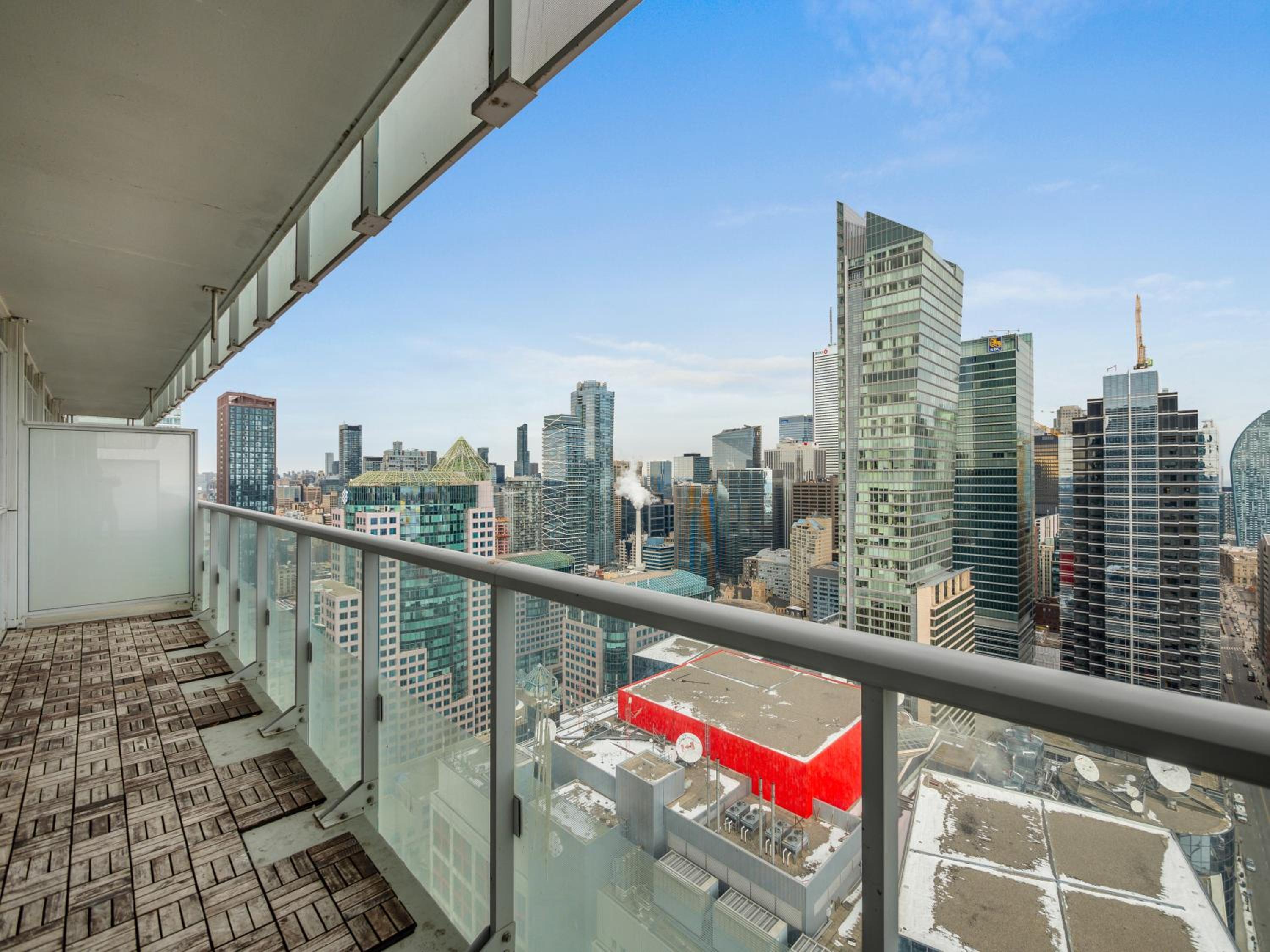 Forma Suites - CN Tower & Rogers Centre