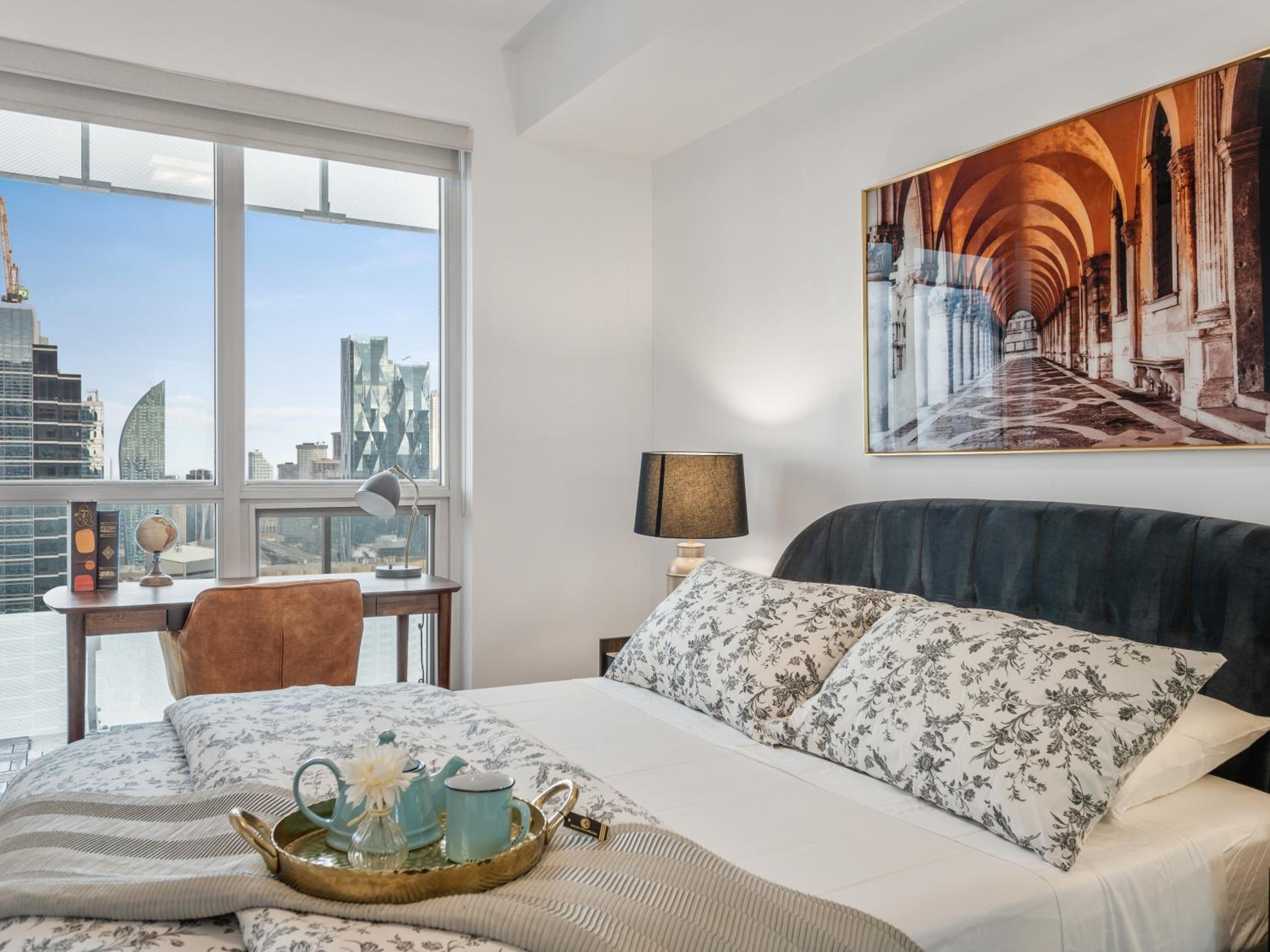 Forma Suites - CN Tower & Rogers Centre