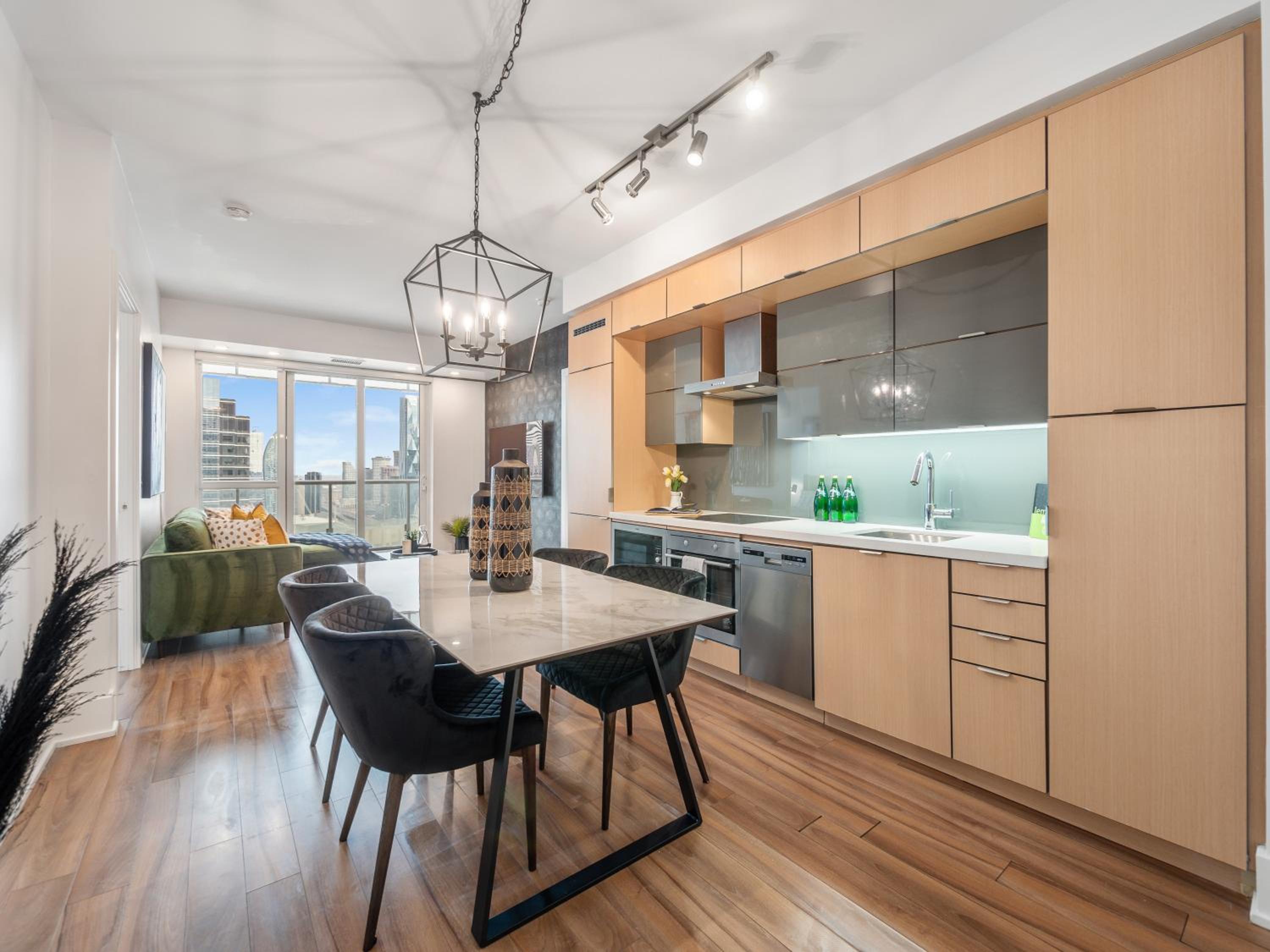 Forma Suites - CN Tower & Rogers Centre